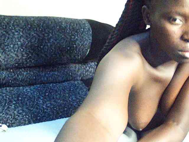 DivineAssGoddess webcam