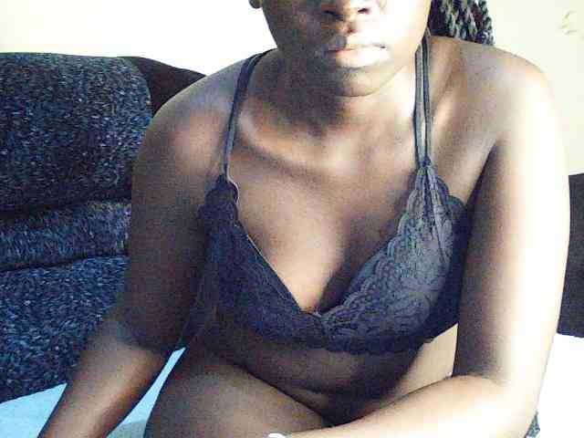 DivineAssGoddess webcam