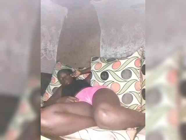 DivineAssGoddess webcam