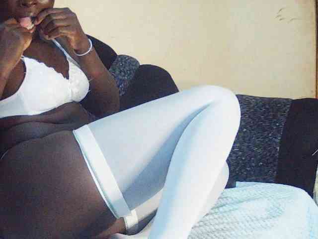 DivineAssGoddess webcam