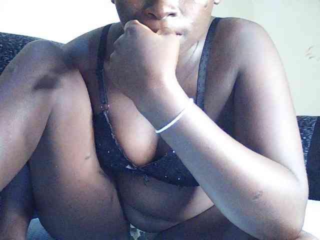 DivineAssGoddess webcam