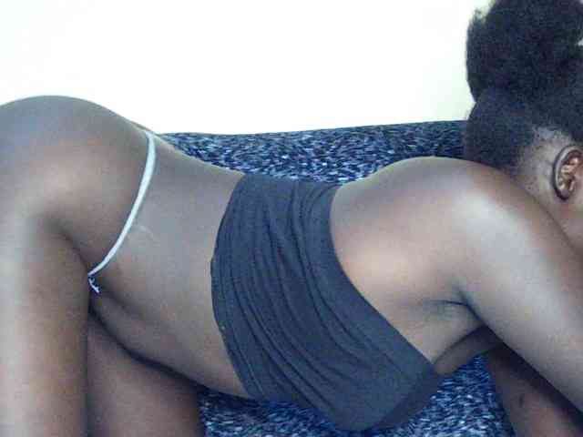 DivineAssGoddess webcam