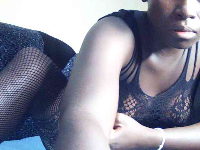 DivineAssGoddess webcam