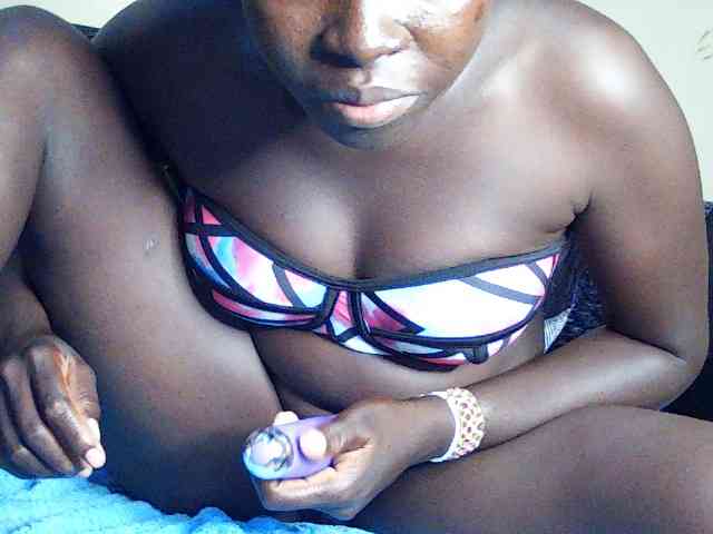 DivineAssGoddess webcam