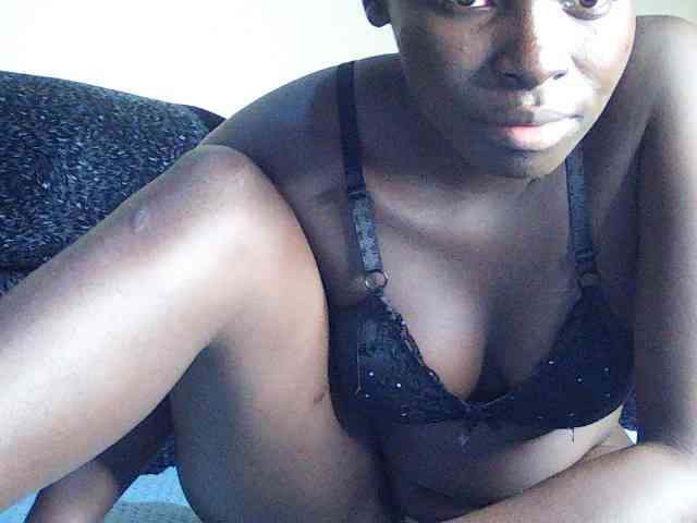 DivineAssGoddess webcam