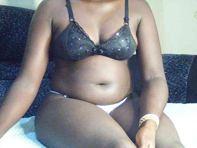 DivineAssGoddess webcam