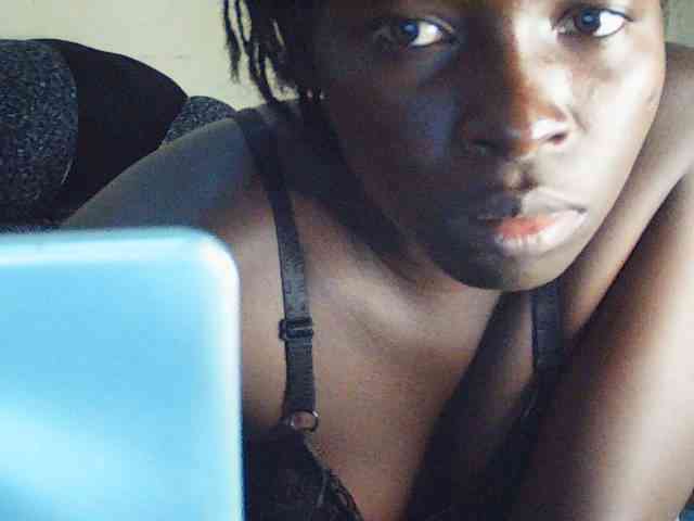 DivineAssGoddess webcam