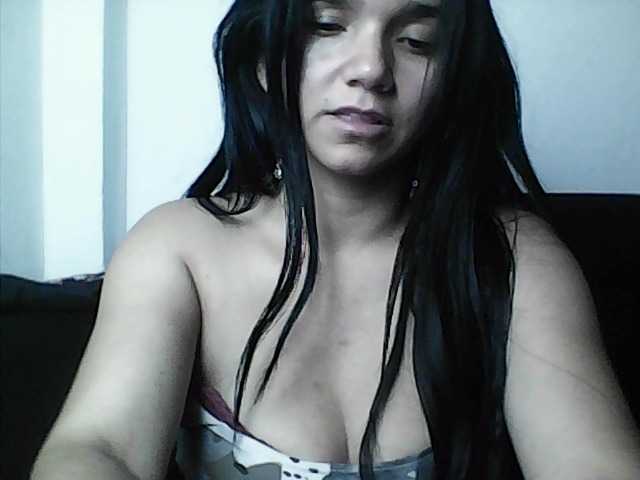 XiomaraSmith4's BongaCams show and profile