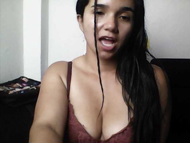 XiomaraSmith4's BongaCams show and profile