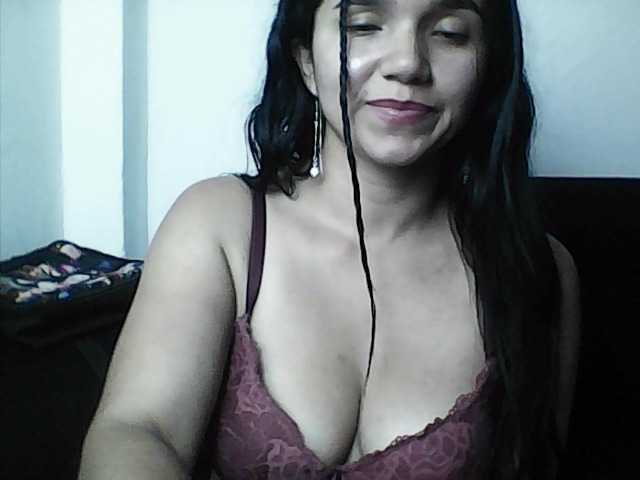 XiomaraSmith4's BongaCams show and profile
