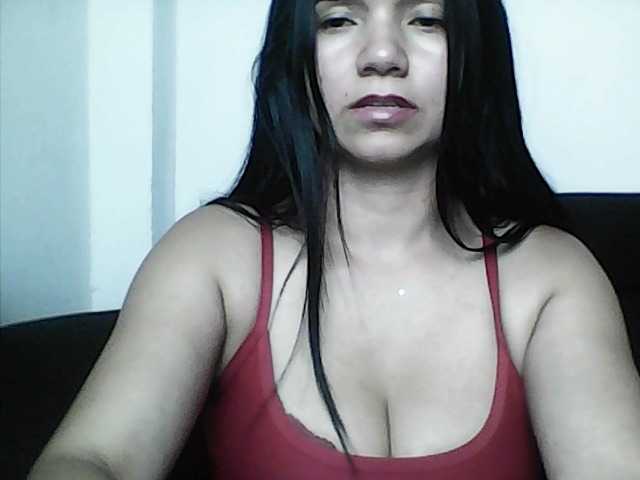 XiomaraSmith4's BongaCams show and profile