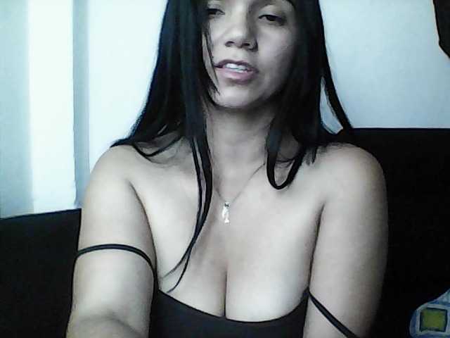 XiomaraSmith4's BongaCams show and profile