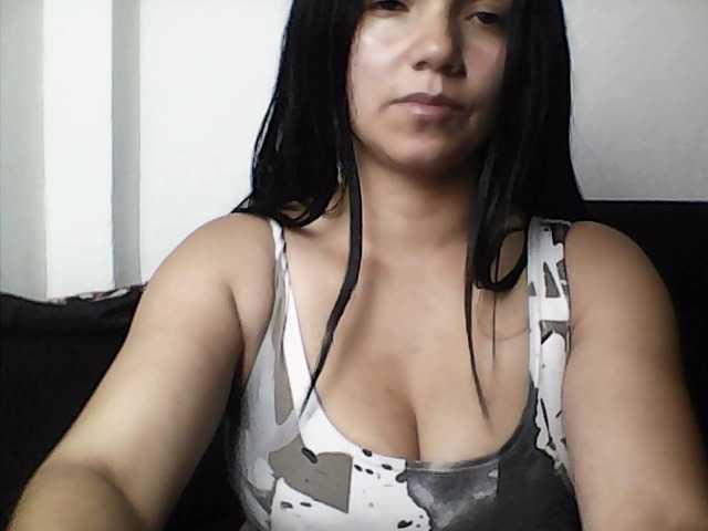 XiomaraSmith4's BongaCams show and profile