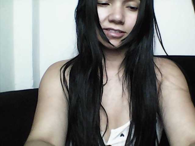 XiomaraSmith4's BongaCams show and profile