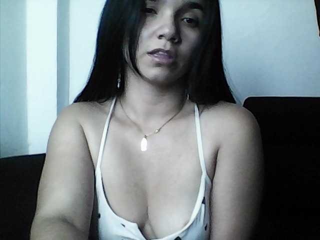 XiomaraSmith4's BongaCams show and profile