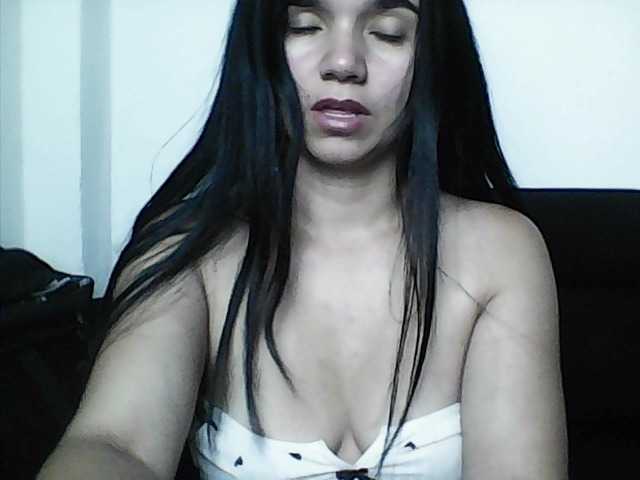 XiomaraSmith4's BongaCams show and profile