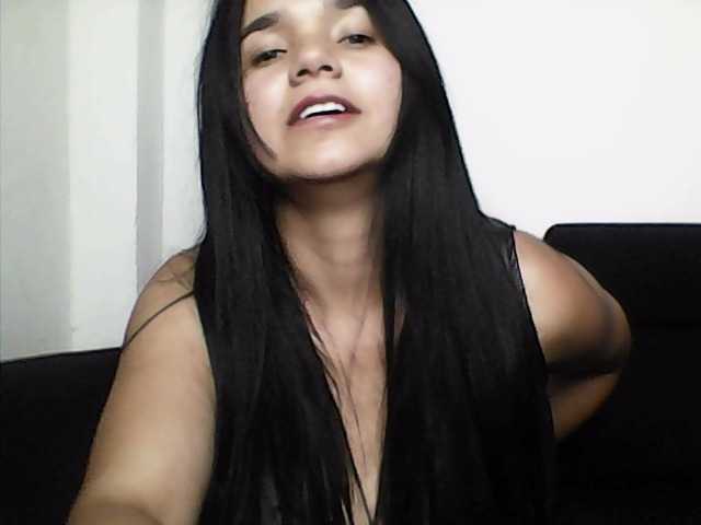 XiomaraSmith4's BongaCams show and profile