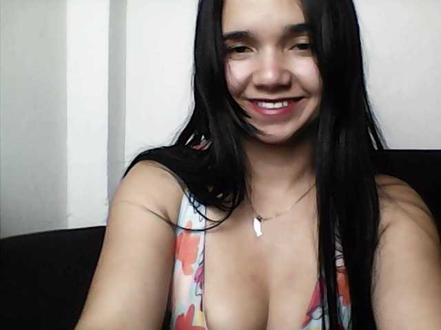XiomaraSmith4's BongaCams show and profile
