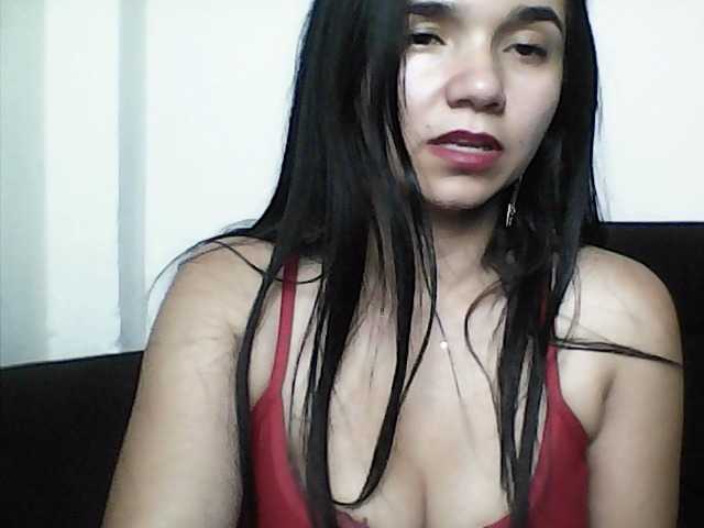 XiomaraSmith4's BongaCams show and profile