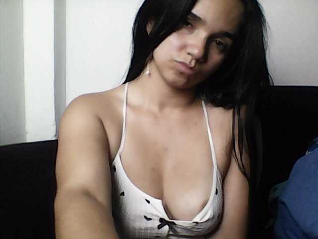 XiomaraSmith4's BongaCams show and profile