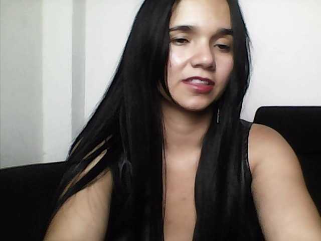 XiomaraSmith4's BongaCams show and profile