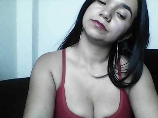XiomaraSmith4's BongaCams show and profile