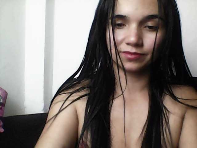 XiomaraSmith4's BongaCams show and profile