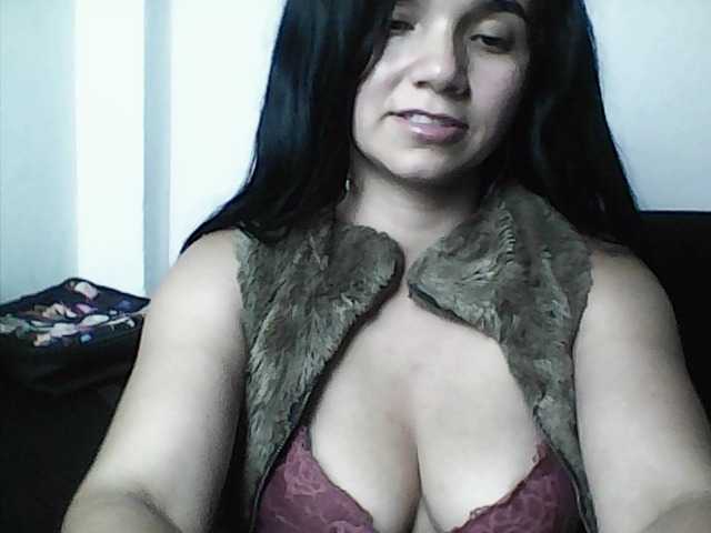 XiomaraSmith4's BongaCams show and profile