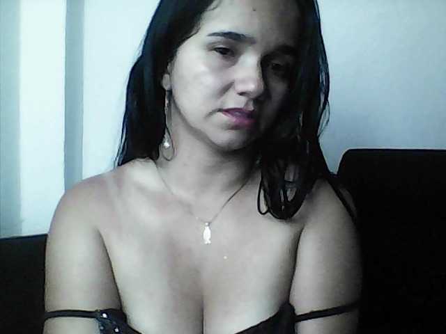 XiomaraSmith4's BongaCams show and profile