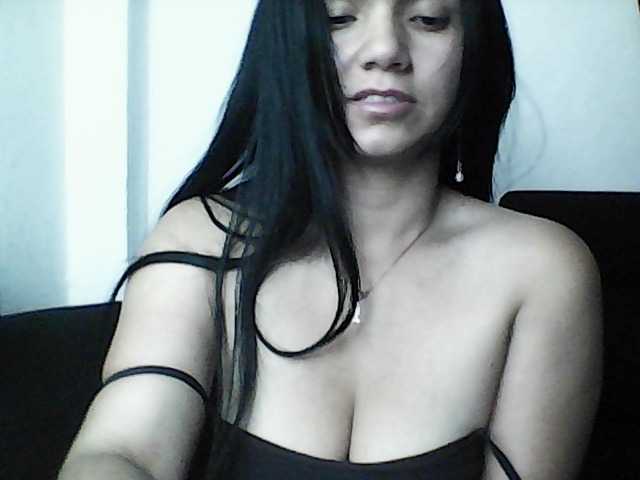 XiomaraSmith4's BongaCams show and profile