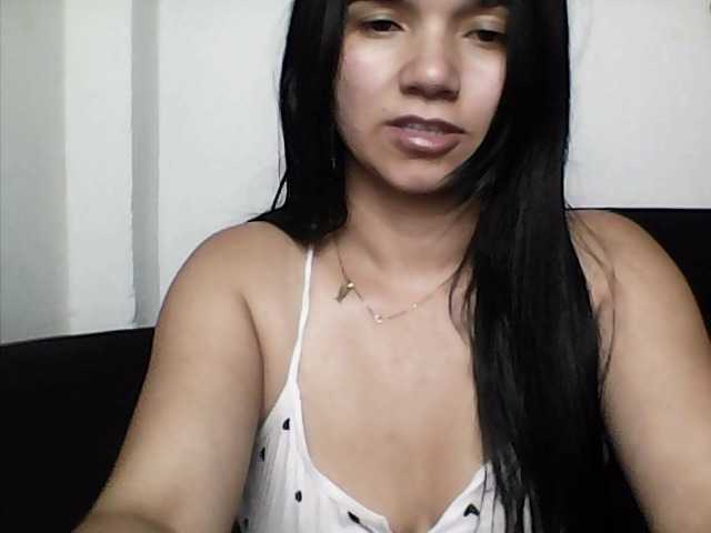 XiomaraSmith4's BongaCams show and profile