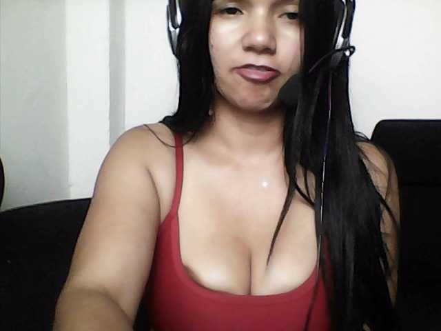XiomaraSmith4's BongaCams show and profile