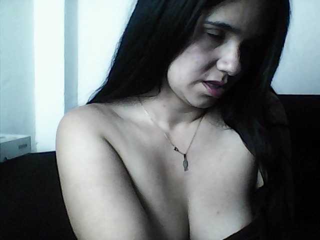 XiomaraSmith4's BongaCams show and profile