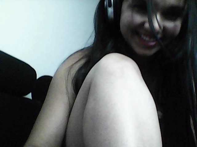 XiomaraSmith4's BongaCams show and profile