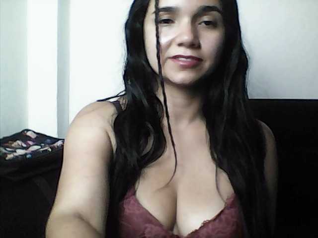 XiomaraSmith4's BongaCams show and profile