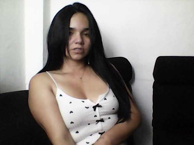 XiomaraSmith4's BongaCams show and profile