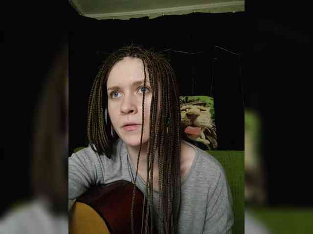 AverageGirl webcam