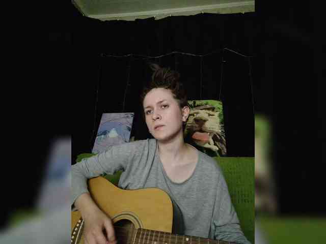AverageGirl webcam