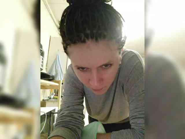 AverageGirl webcam