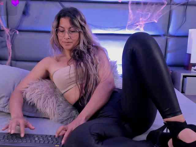 LeahWilliams webcam
