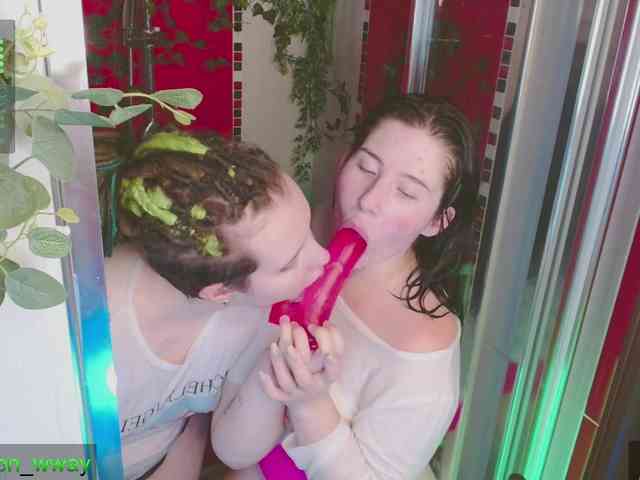 amateur pornstar Moonwway