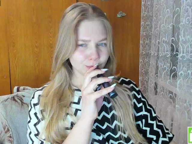 Emma-Frizea's BongaCams show and profile