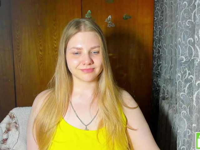 Emma-Frizea live cam profile