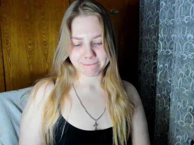 Emma-Frizea's BongaCams show and profile