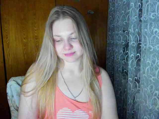 Emma-Frizea Live Webcam on BongaCams