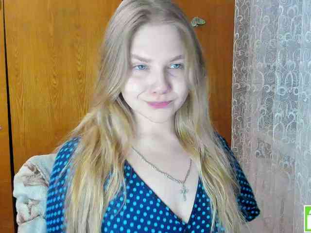 Emma-Frizea Live Webcam on BongaCams