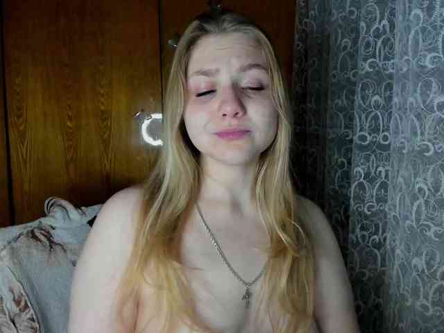 Emma-Frizea Live Webcam on BongaCams