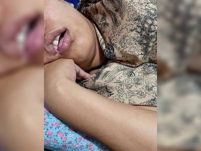 Bunnygreen's BongaCams show and profile