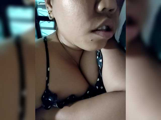 Bunnygreen's BongaCams show and profile