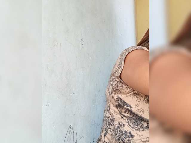 Bunnygreen's BongaCams show and profile